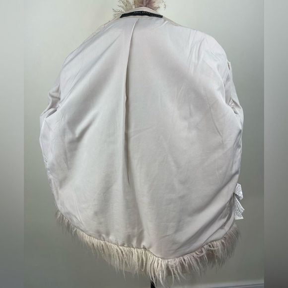 LIGHT fluffy ZARA BASICS woman’s jacket || Size Small || Zara light coat fall - Picture 9 of 13